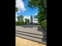 Pomnik ku czci żołnierzy, którzy walczyli o Wolną Polskę - Piaski