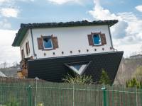 Dom do góry nogami - Bałtów Park