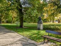 Galeria pomników kompozytorów i wirtuozów w Parku Jana Kochanowskiego