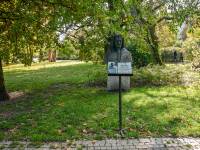 Galeria pomników kompozytorów i wirtuozów w Parku Jana Kochanowskiego