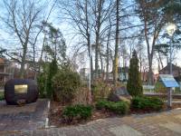 Pomnik Pamięci 1 Batalionu Szturmowego Spadochroniarzy w Dziwnowie