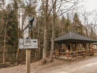 Wiata turystyczna w Polanach Surowicznych