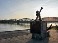  Kotwica - Pomnik Oficerskiej Szkoły Marynarki Wojennej w Toruniu