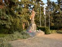 Pomnik ks. Jerzego Popiełuszki w Toruniu