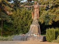 Pomnik ks. Jerzego Popiełuszki w Toruniu