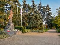 Pomnik ks. Jerzego Popiełuszki w Toruniu