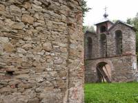 Ruiny cerkwi we wsi Płonna