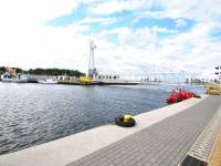 Kładka obrotowa w porcie morskim w Ustce