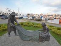Pomnik rybaka i rybaczki w Kołobrzegu