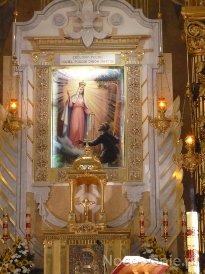 Taniec Z Obrazem Matki Boskiej Na Kaszubach Ołtarz główny Bazyliki w nim umieszczono obraz Matki Bożej Licheńskiej