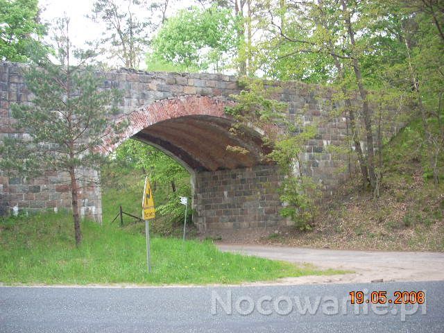 Nieczynny wiadukt kolejowy pod Czarną Dąbrówką., Czarna Dąbrówka, zdjęcia