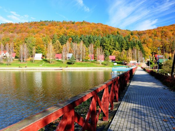 Zalew Radków - piękne miejsce w bajkowym otoczeniu.