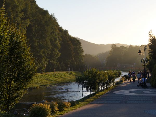 Promenada nad Grajcarkiem w Szczawnicy