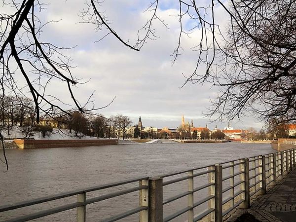 Widok z Mostu Pokoju....