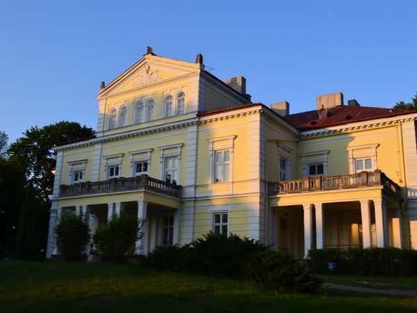 Pałac Raczyńskich w Złotym Potoku