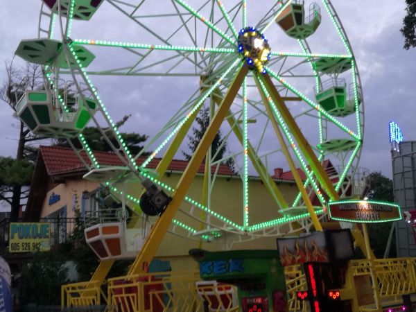 wesołe miasteczko w dziwnowie