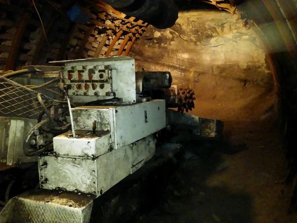 Kopalnia Guido-poziom 320 m-kombajn chodnikowy Alpine AZ-50