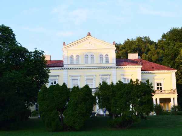 Pałac Raczyńskich w Złotym Potoku