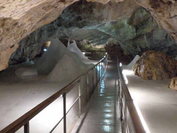 Chopok, Jaskinia Demanovska