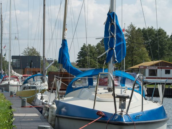 Plaża i port jachtowy