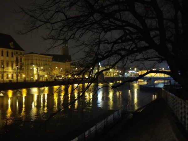 Uniwersytet Wrocławski z Wyspy Słodowej.