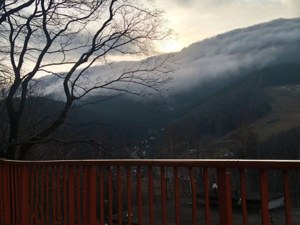 Śnieżka w chmurach