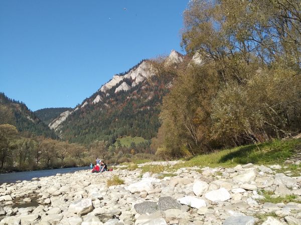 Widok z Trzech Koron,kładki na Słowację.