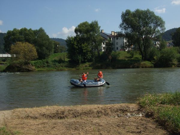 Spływ pontonami Muszyna.Trasa 11 km-2h spływu.