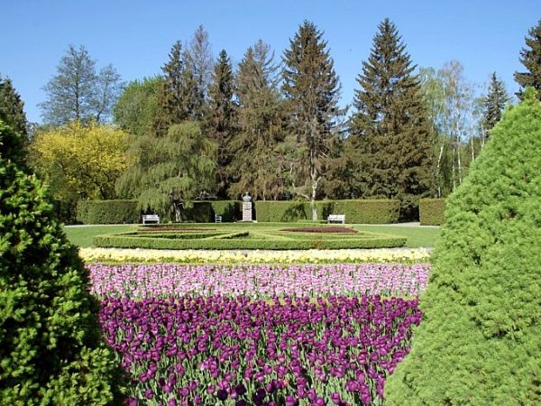 Park Miejski im. Stanisława Staszica w Pile.