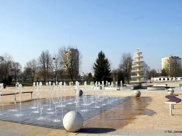 Fontanna na Wyspie w Pile.