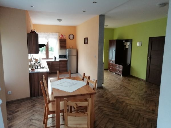 Pokoje nad  Stawem - NOCLEG  w  Żarkach