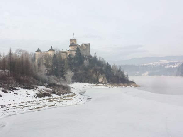 Niedzica Zamek zima