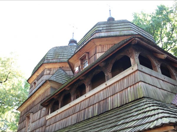 Cerkiew Narodzenia Przenajświętszej Bogurodzicy w Chotyńcu . Zbudowana w 1615 roku.