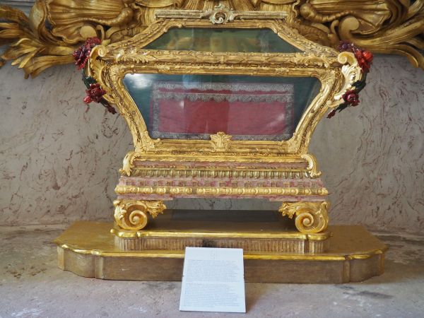 w Mauzoleum Piastów świdnicko-jaworskich - sarkofag św. Wacława.