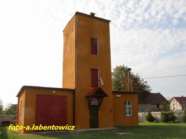 REMIZA  OCHOTNICZEJ  STRAŻY  POŻARNEJ