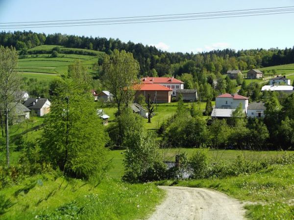 Racławice, szkoła i górki.