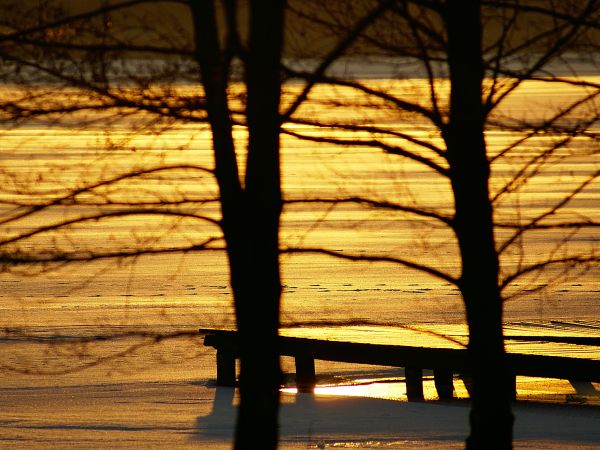 Wschód słońca nad jeziorem Sławianowskim w Buntowie