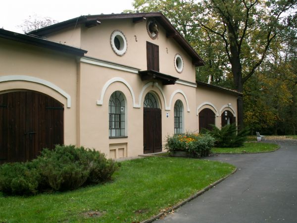 Zwiedzanie kraju - Uzarzewo