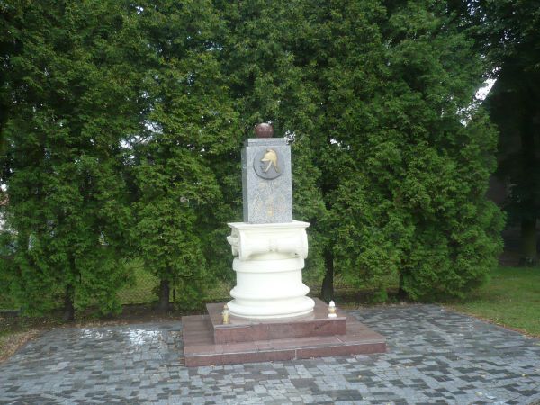 Pomnik dla upamiętnienia strazaków.