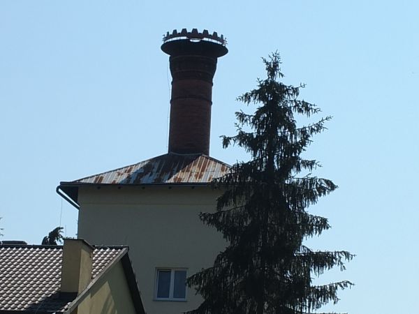 Nietypowy  komin - jedyna pozostałość po Krasiczyńskim browarze