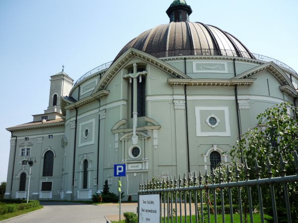 Bazylika Św. Antoniego A'Paulo . W części dzieło Prof. dr. Wiktora Zina.