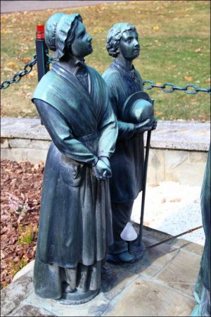 Klasztor Saletynów i Sanktuarium Matki Bożej z La Salette - Płaczącej  w Dębowcu  .  W kościele ukoronowana jest Matka Boża Saletyńska, która spełnia prośby lud