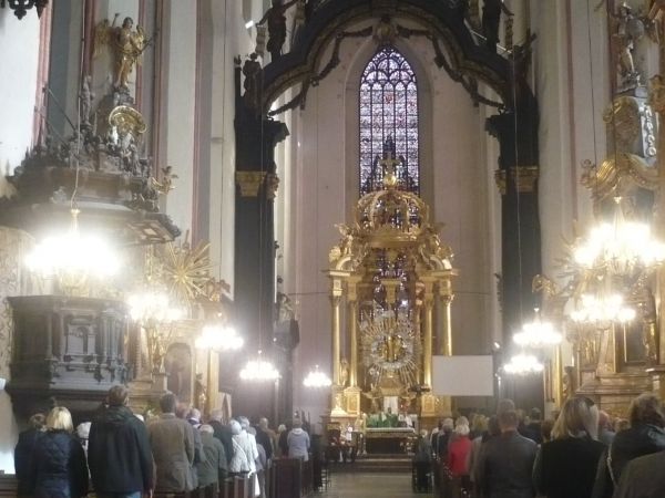 Ołtarz  główny  we  wspomnianym  kościele