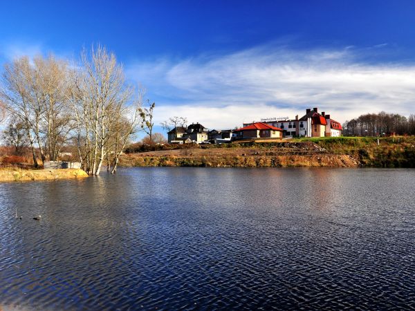 Gościniec Wodzisławski od tyłu.....