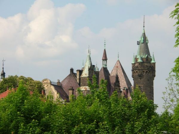 Moszna - pałacowe wieże