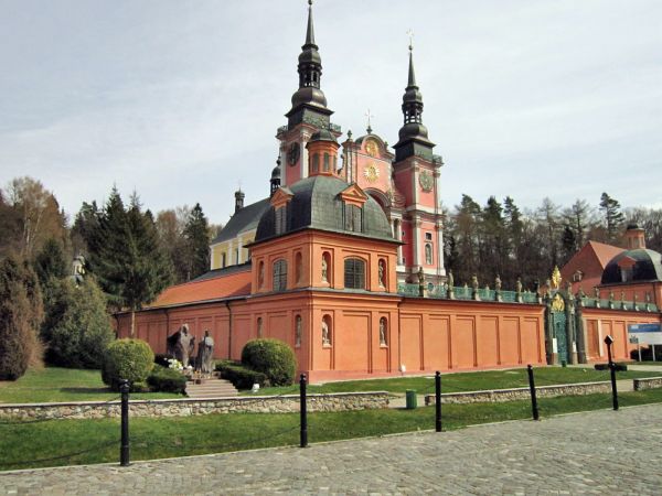 Święta Lipka-widok na Sanktuarium Maryjne-najcenniejszy zabytek architektury barokowej północno-wschodniej Polski 2012-04-24