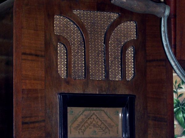 Radio sprzed epoki... W Barze Country takich symboli przeszłości jest całe mnóstwo.