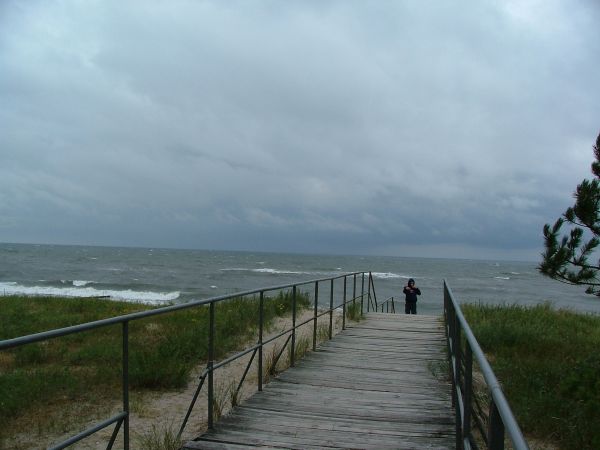 Platforma umożliwiająca przejscie w kierunku morza i jeziora.