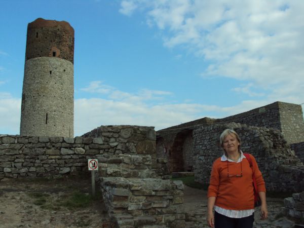 Zamek Królewski  - imponująca ruina siedziby biskupa Jana Muskaty, wzniesiona w okresie 1296-1311, kilkakrotnie rozbudowany zamek stanowił jedną  z najpotężniej