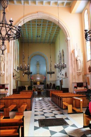 Klasztor Saletynów i Sanktuarium Matki Bożej z La Salette - Płaczącej  w Dębowcu  .  W kościele ukoronowana jest Matka Boża Saletyńska, która spełnia prośby lud